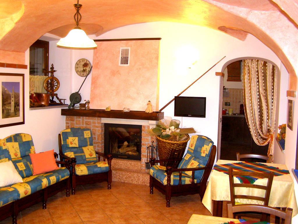 L'Antico Borgo Rooms Rental Caprie Экстерьер фото